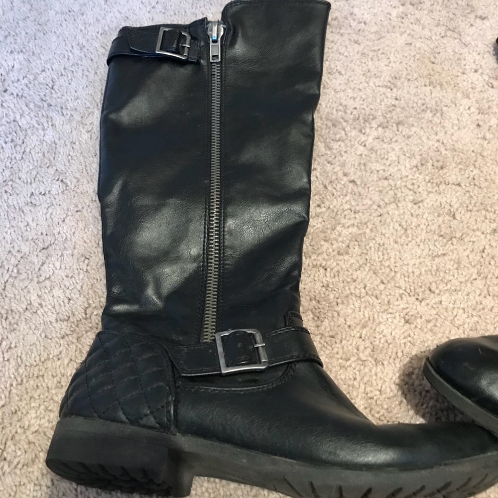 Material Girl Larissa boots size 8.5